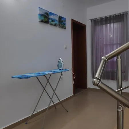 снежа/ Snezha Guest house Obzor