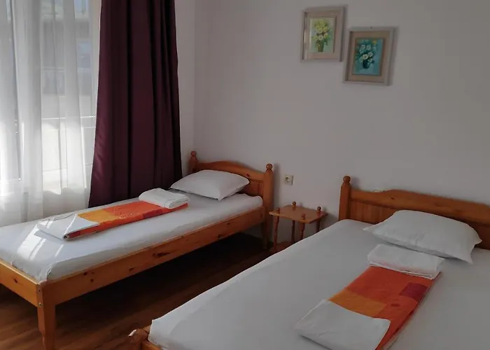 снежа/ Snezha Guest house *