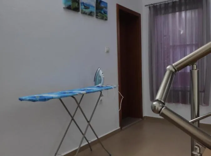 снежа/ Snezha Guest house Obzor